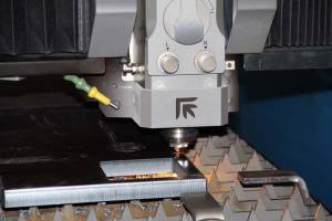 Laserschneidmaschine (4)