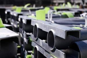 Metallkomponenten für Bahnoberleitungsanlagen (2)